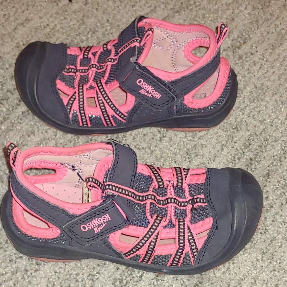BLACK FRIDAY⚡4 for $15⚡OshKosh sz 9 h20 shoes